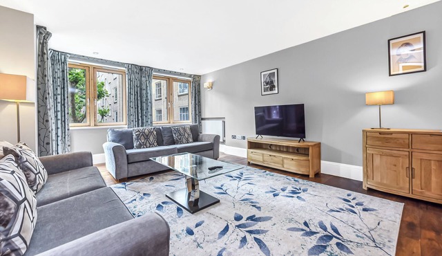 Large family apartment with private terrace