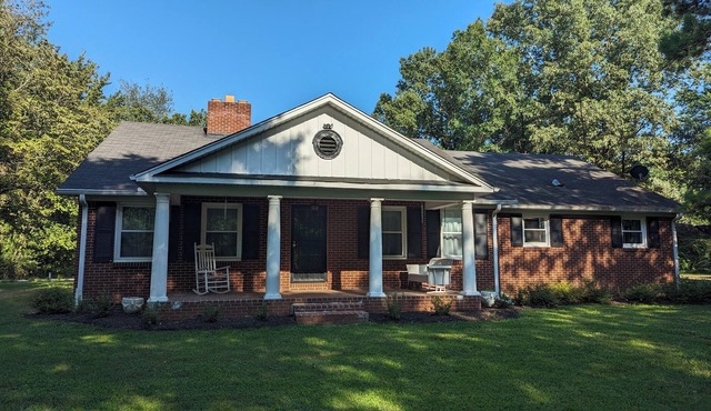 Large Spacious Property and Home Minutes From the Interstate
