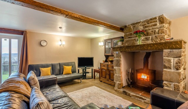 Laverock Lodge - Two Bedroom House, Sleeps 4