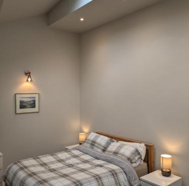 Light, modern detached studio in Eyam