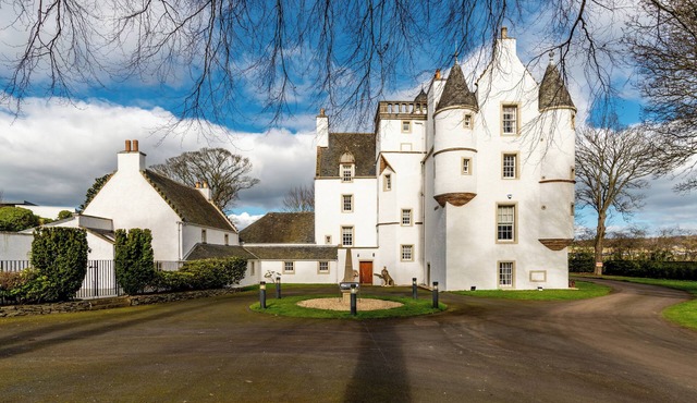 Live like a King/Queen In The City (near Edinburgh Airport)