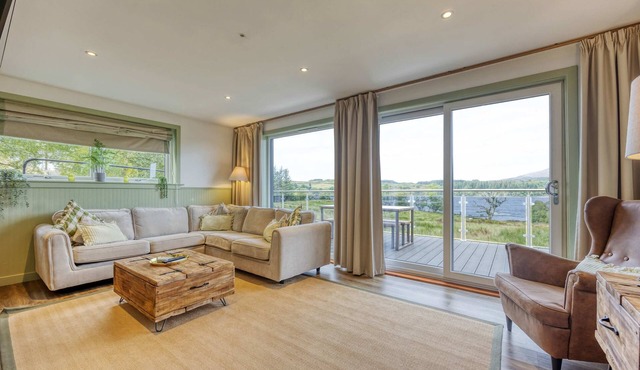 Loch Awe Lodge with Stunning Views Ardbrecknish