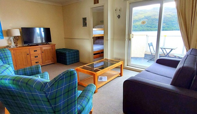 Loch Rannoch Highland Club, Lochside Lodge 7