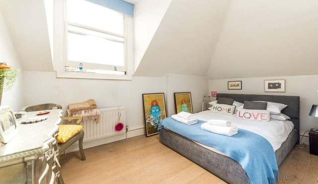 Lofty Ideals - One Bedroom Apartment, Sleeps 2