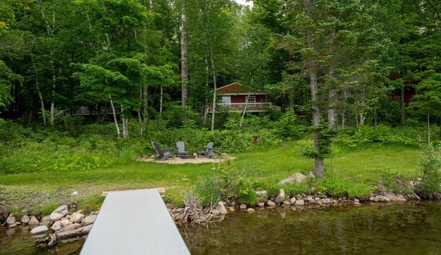 Lone Pine: Fall Stanley Lake Getaway | Fishing | Ski Brule | Sleeps 4 in Iron River