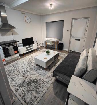 Lovely 1 Bed apartment available