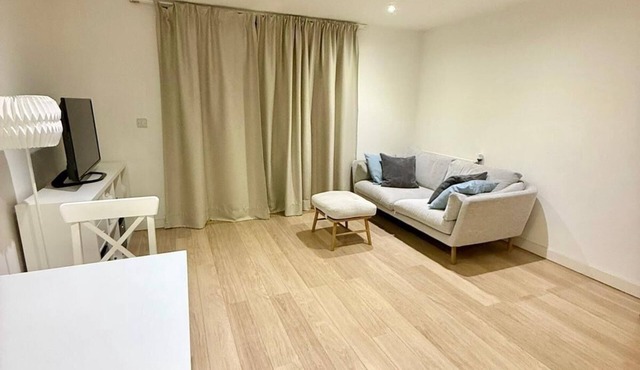 Lovely 1-bedroom apartment in SW London perfect for your city stay.