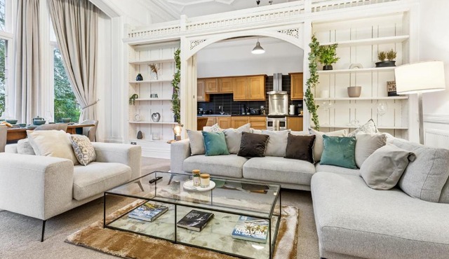 Luxe Victorian Spacious Home Sefton Park with Parking