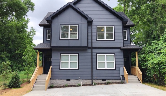 Luxurious 8 bd/6ba with ROOFTOP! Price is the total!