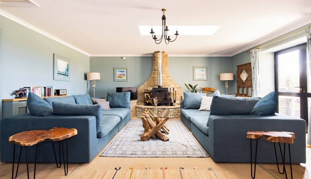 Luxurious Complex: 2 barns together edge of Frome
