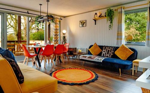 Luxurious mountain retreat lodge Hunters Quay