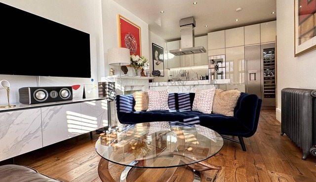 Luxury 2 Bed Architect Home Hampstead | Sun Terrace | Gaggenau Kitchen | Cinema