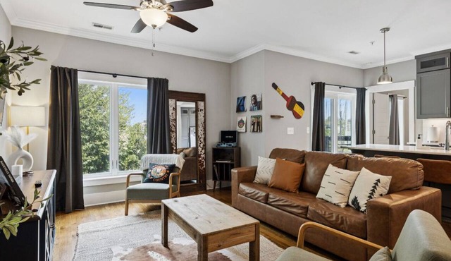 Luxury 2B Nashville Condo with rooftop