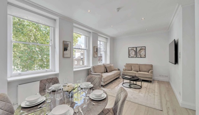 Luxury 3-Bedroom apartment next to Harrods