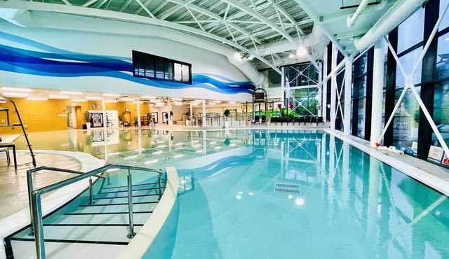 Luxury 3-Bedroom Lodge with Hot Tub in Devon - Your Perfect Getaway