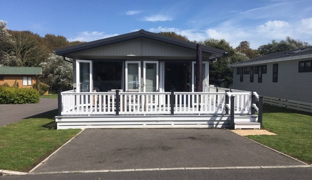 Luxury 3 Bedroom Lodge - Pet Friendly