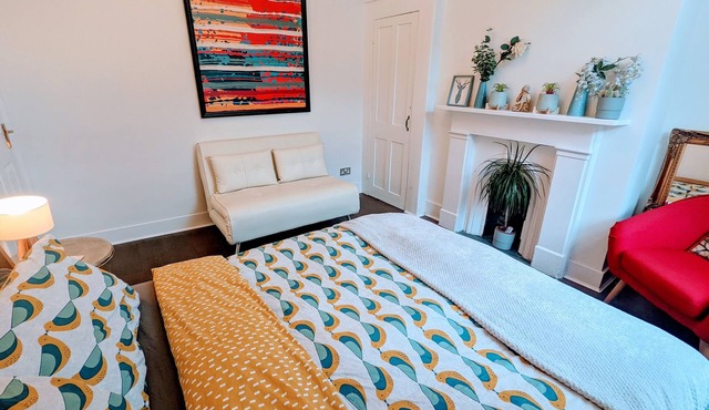 Luxury 4/5 bed 2 bath Victorian London home