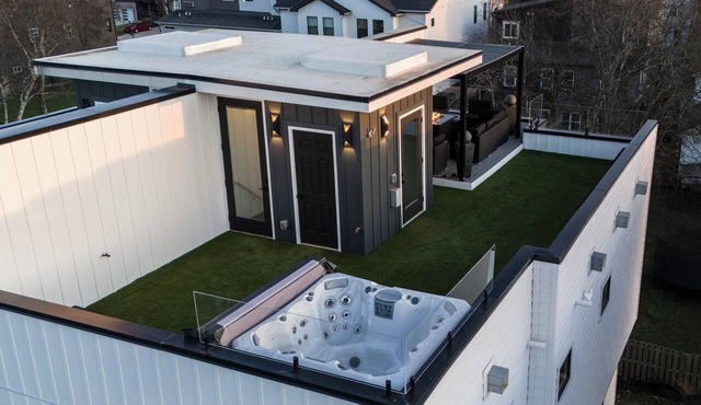Luxury 4BR Townhome w/Rooftop Hot Tub + Cabana