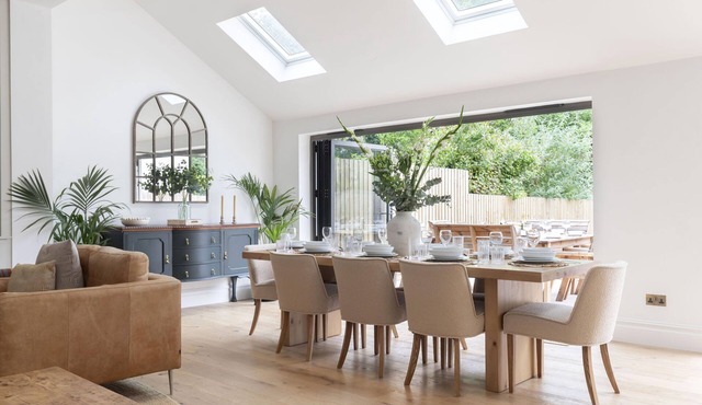 Luxury 6 Bedroom Period Home with Sauna and Gym