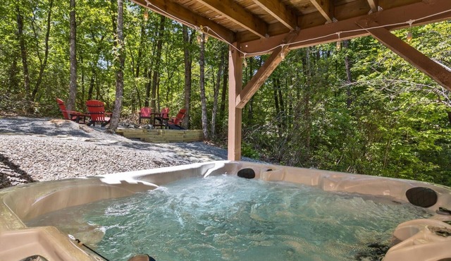 Luxury and Comfort in Lake Lure-Hot Tub-Fire pit by Sunscape Property Management
