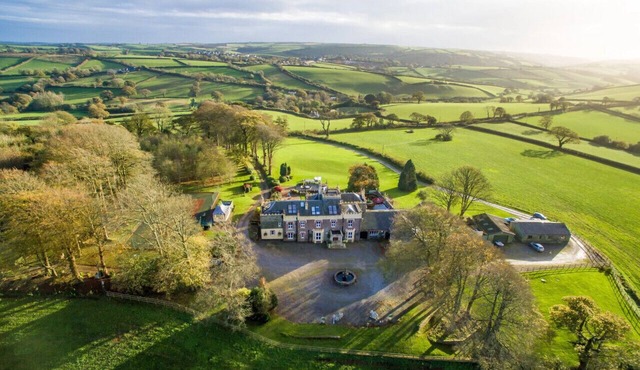 luxury and spacious - A great place for family and friends to relax!