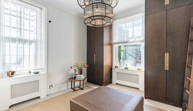 Luxury Chelsea Apartment,3-bedroom, 3-bathroom residence with a private terrace