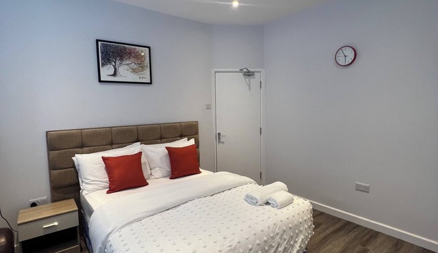 Luxury, Cosy and Quiet 4-bed House close to town centre and transport