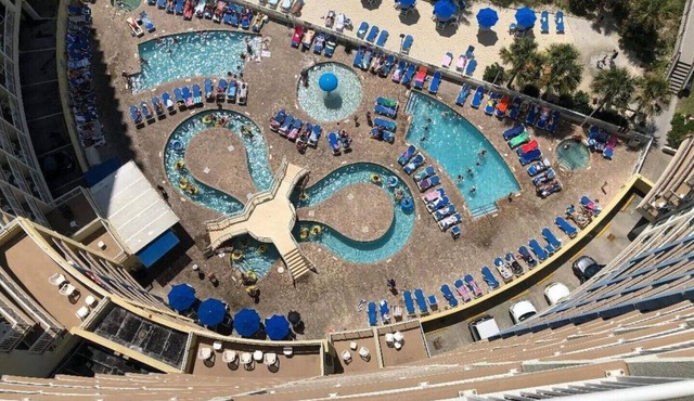 Luxury oceanfront condo w/Breathtaking views. Lazy River, pools, hot tubs.