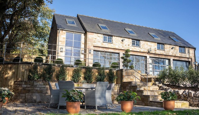 Luxury Peak District Cottage/Barn Derbyshire, Carsington Lake views WiFi