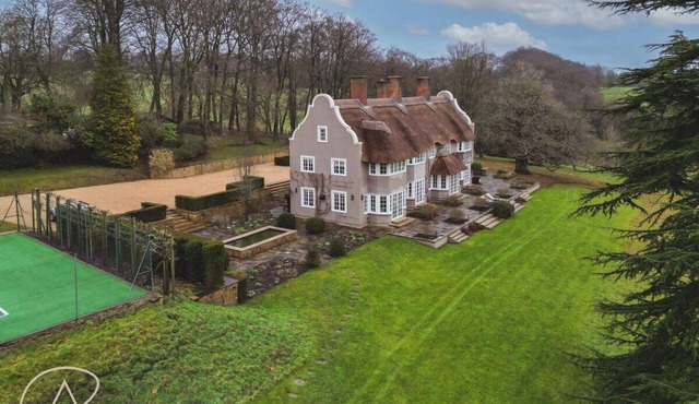 Luxury Rural Family Getaway with Tennis Court