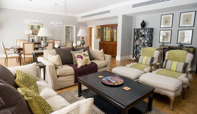 Luxury Spacious Three Bed Apartment in Heart of Mayfair With Terrace