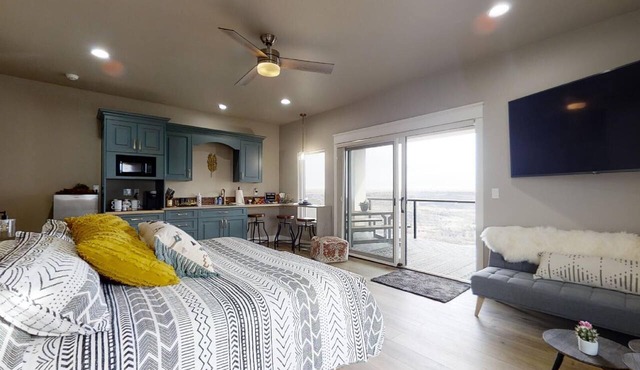 Luxury studio with Access to Canyon Rim Trail in fabulous Twin Falls in Twin Falls