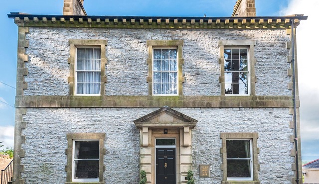 MAGISTRATES CHAMBERS, with open fire in Ingleton