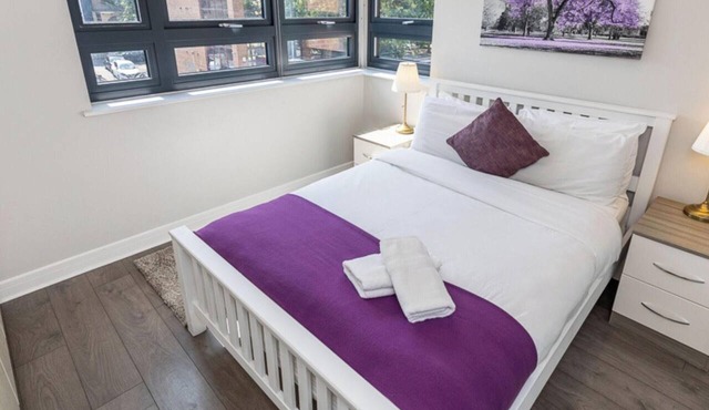 Malthouse Court - Luxury 2-Bed, 1-Bath w/Balcony