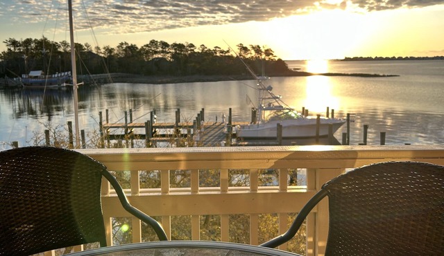 Manteo, NC Downtown Waterfront!