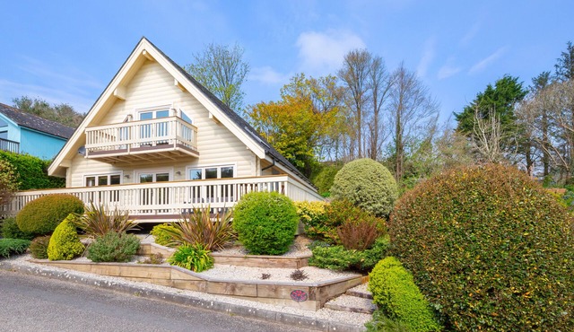 Maple Lodge - Three Bedroom House, Sleeps 6