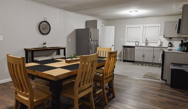 Maple Tree Cottage - Close to boat docks and Wedding venues in Langston