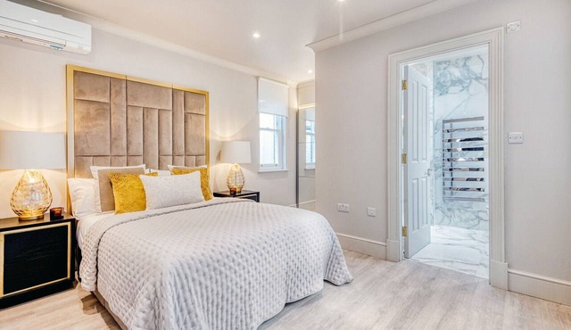 Marble Arch Suite 3-Hosted by Sweetstay
