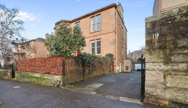 Merchiston 1 Room in Shared Apartment with Parking - Edinburgh