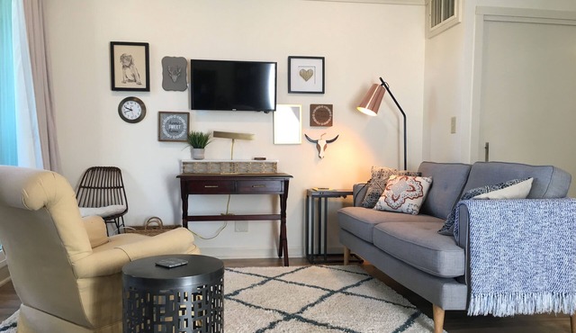 Mid-Century Modern Beauty With Bay View in Daphne