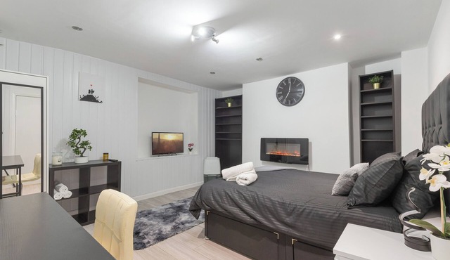 Modern 1 Bed Apartment in Central London – Perfect for Couples & Solo Travelers!