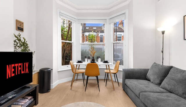 Modern 2 bed Flat 5 min walk to Brixton, Clapham