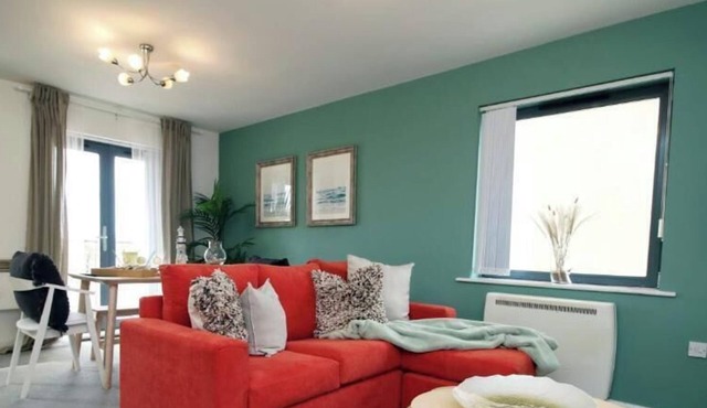 Modern 2Bed Swansea Apt - Sleeps 5 - Free Parking