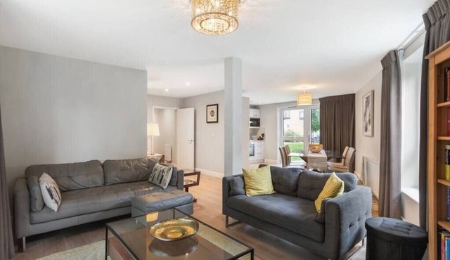Modern 3BR Flat quick links to LDN and Heathrow