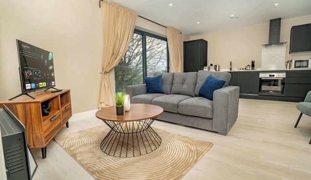 Modern & Bright 2 Bed Apartment in Birmingham