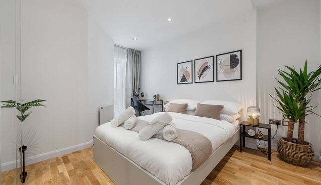 Modern Canary Wharf Apartment - Near Transport