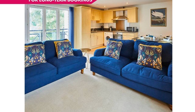 Modern Comfort: 2BR Flat w/Free Parking in Oadby