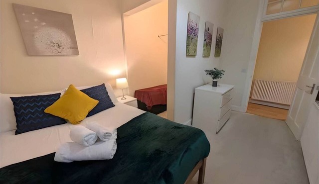 Modern Home Edinburgh Gem 10 mins to Centre