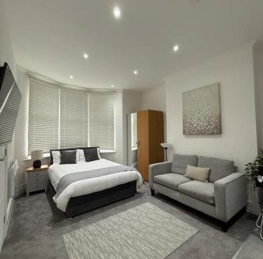 Modern Luxe Studio Flat in Leicester