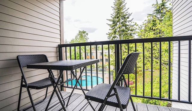 Modern Microsoft Redmond Campus Condo with Balcony in Bellevue